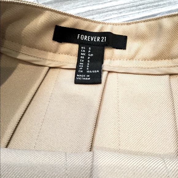 NWOT School Girl Pleated Skirt by Forever 21 in Size S - Picture 3 of 7